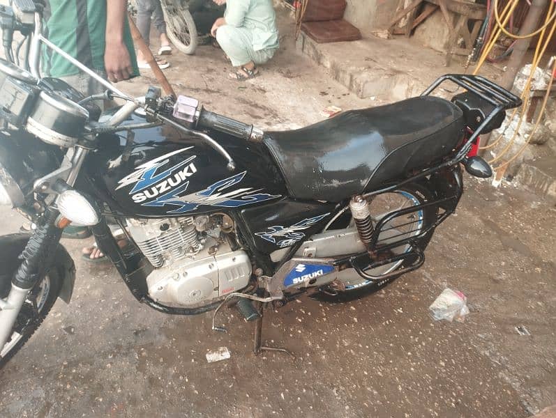 Suzuki gs 150 Se better ybr cb urgent 2