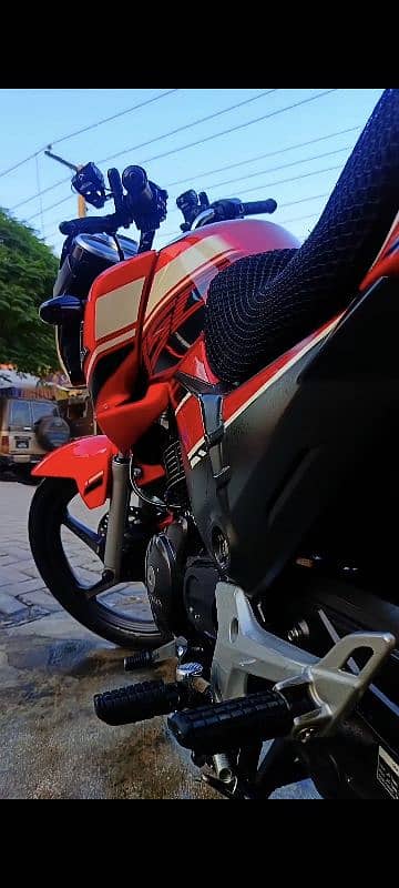 Honda cb150f 1