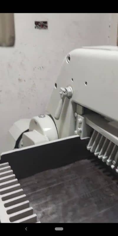 Polar Automatic Paper Cutting Machine 4