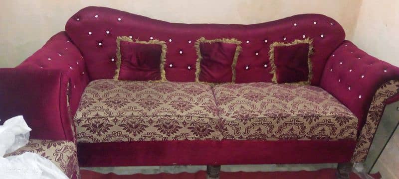 Red And Long Sofa Set 0