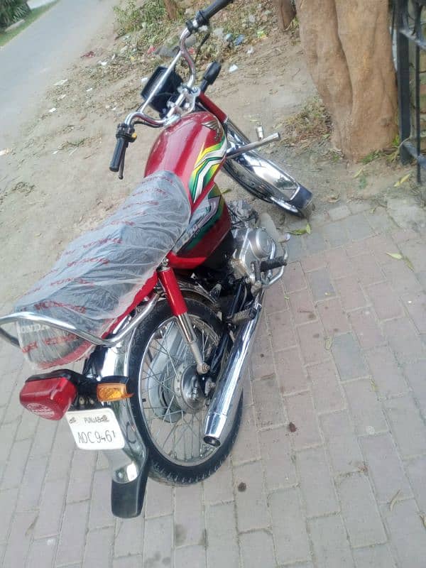 Honda 70 cc bike for sale complete documents biometric available 1