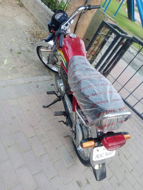 Honda 70 cc bike for sale complete documents biometric available 2