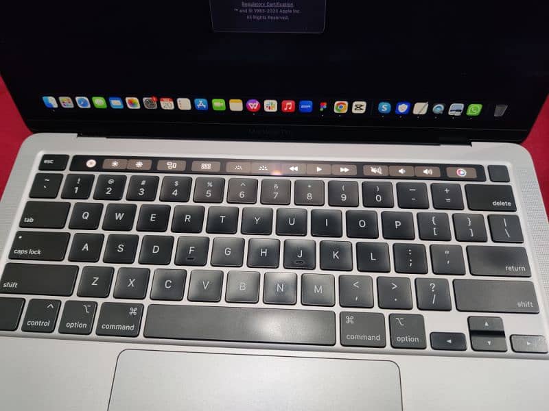 MacBook Pro 2020, Touch Bar 16 GB 1TB SSD 4