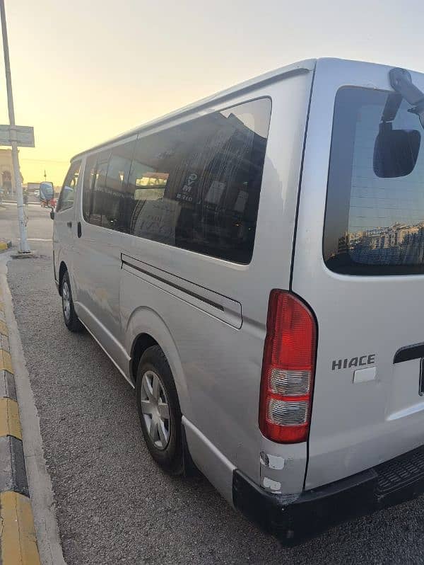 Toyota Hiace 2013 1