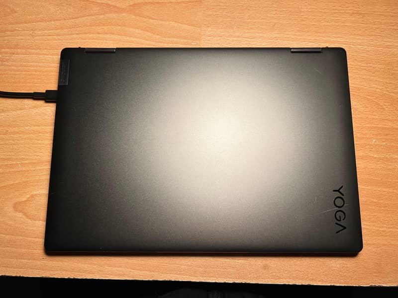 Lenovo - Yoga 7i 14" 2.2K Intel Evo i5-1235U - 8GB Memory - 512GB SSD 7