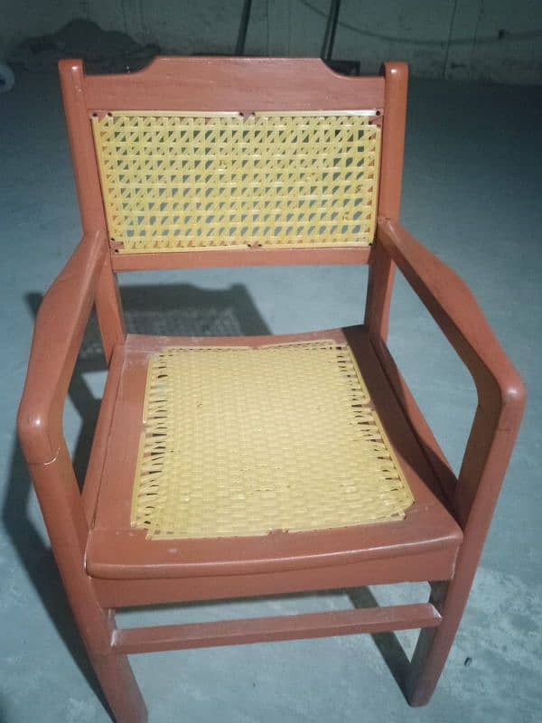 2 chairs 0