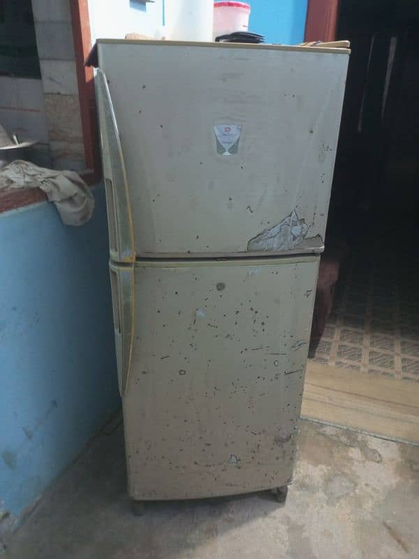 Deep freezer and fridge 6