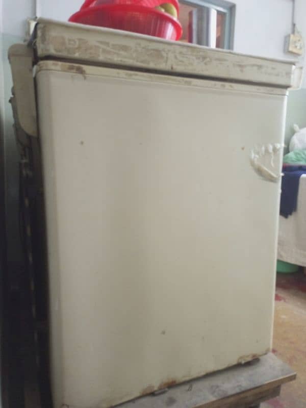 Deep freezer and fridge 13