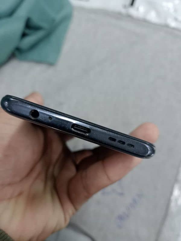 Redmi note 10 4/128 for sale mobile with charger 4