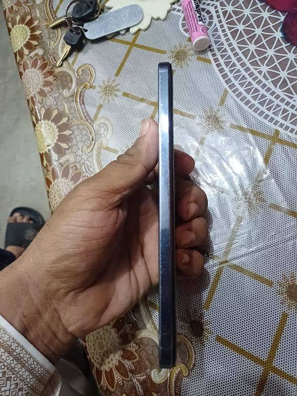 Vivo v27e mobile phone with original box & charger 2