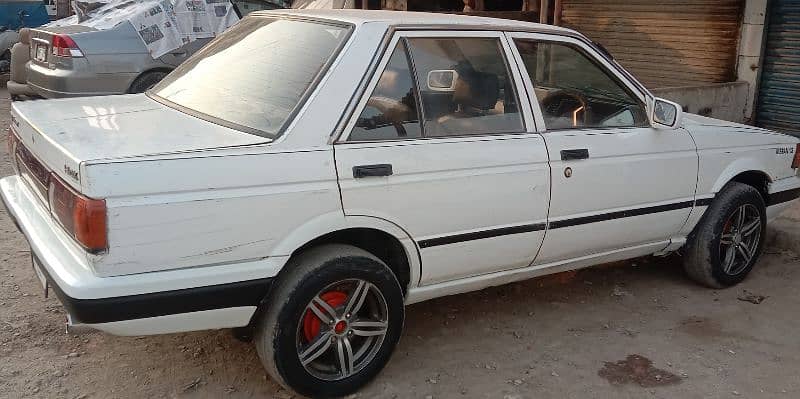 Nissan Sunny 1989 19