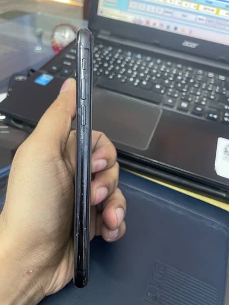 Iphone xs Pta Approved 64 gb 3