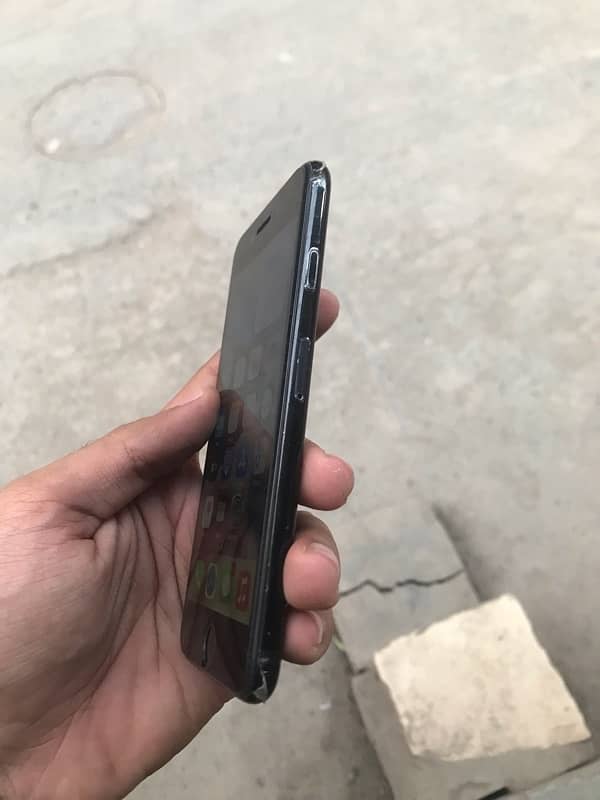 IPhone 7 (128gb) PTA 7