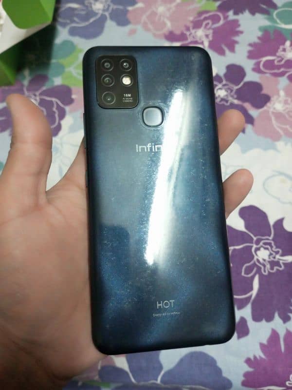 infinix hot 10 condition 10/10 with box and charger 4