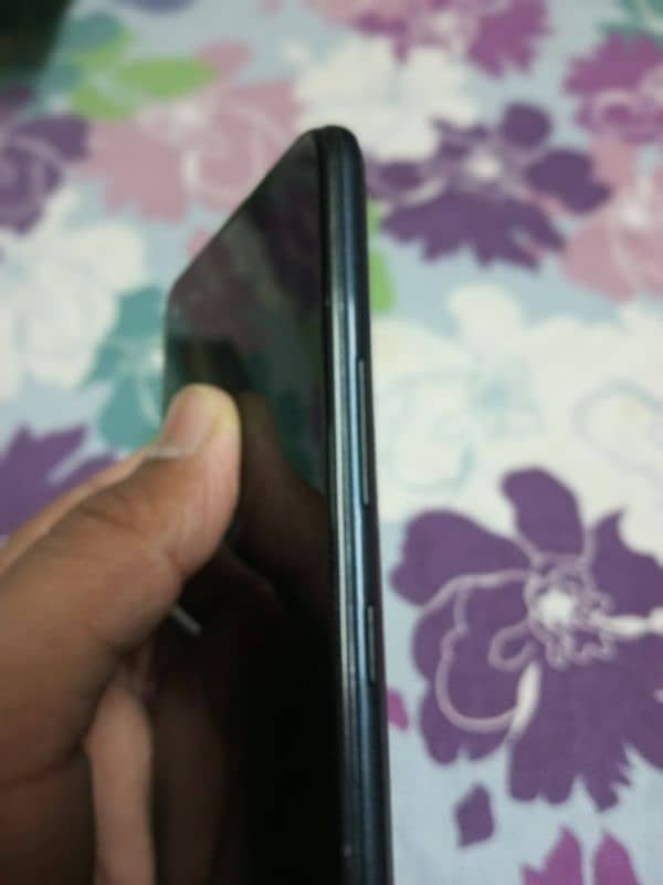 infinix hot 10 condition 10/10 with box and charger 6