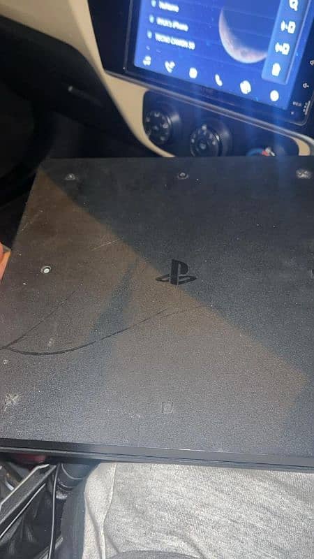 ps4 slim for sale with gta 5 CD 3