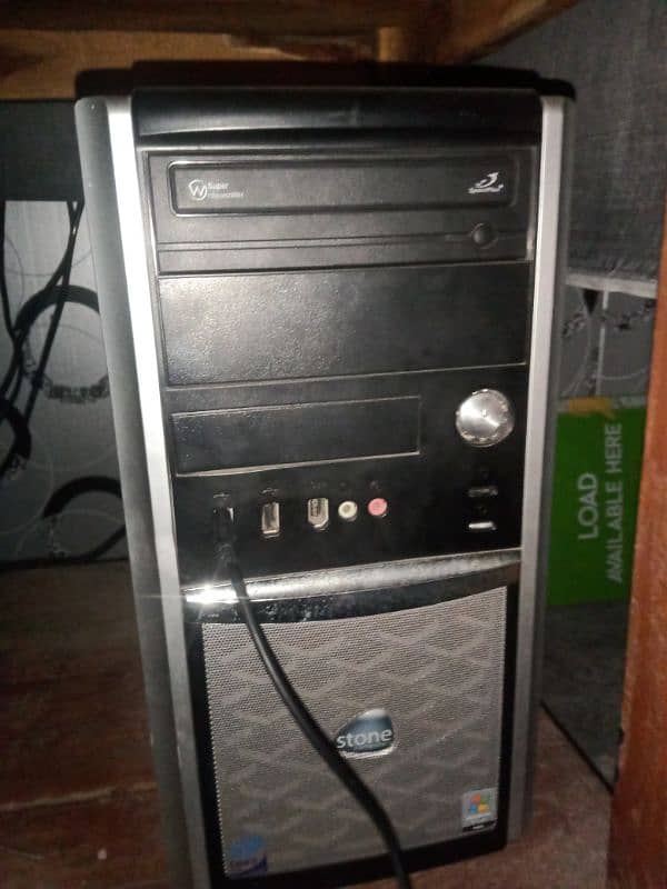 gaming PC i5 4th gen 8gb ram 1600mhz feel free to contact 1