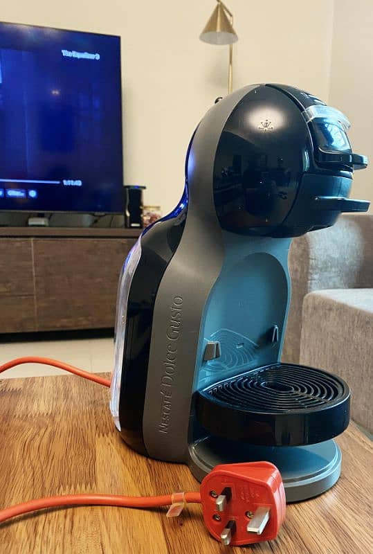 Nescafe Dolce Gusto Coffee Machine 1