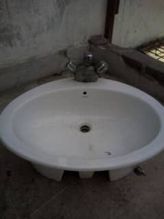 Sale Washbasin very good condition like new