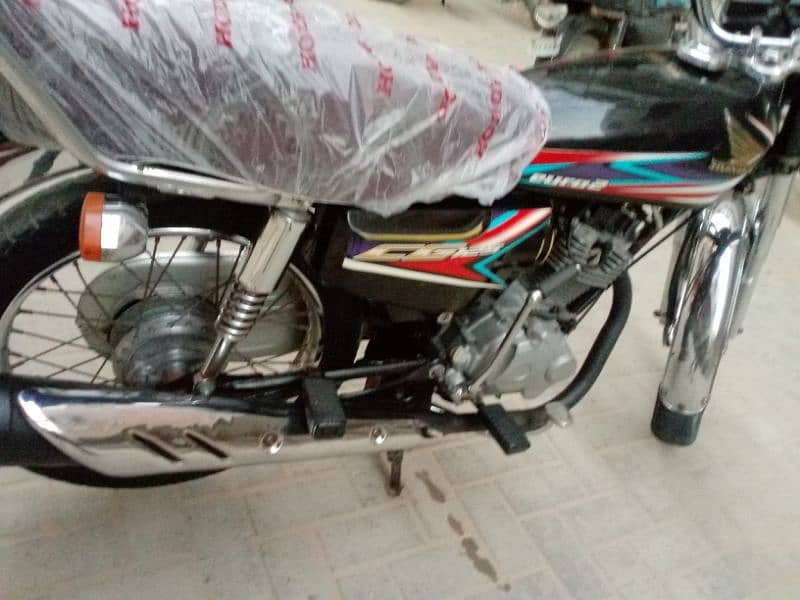 Honda 125 Hyderabad number 19 model 4