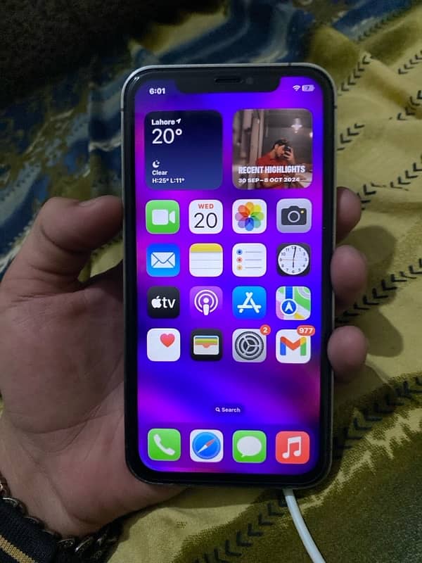 i phone xr non pta factory unlocked 128Gb exchange i phone 11 + 3