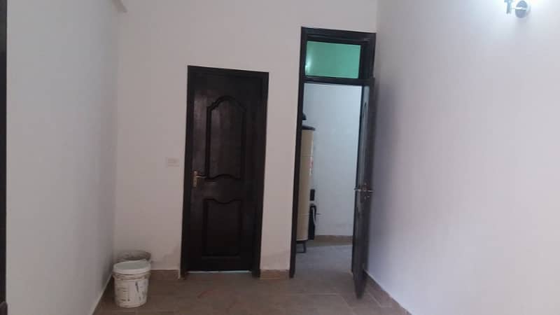 10 Marla 3 bed Flat for Rent in Askari 11 -Sector B, Lahore 1