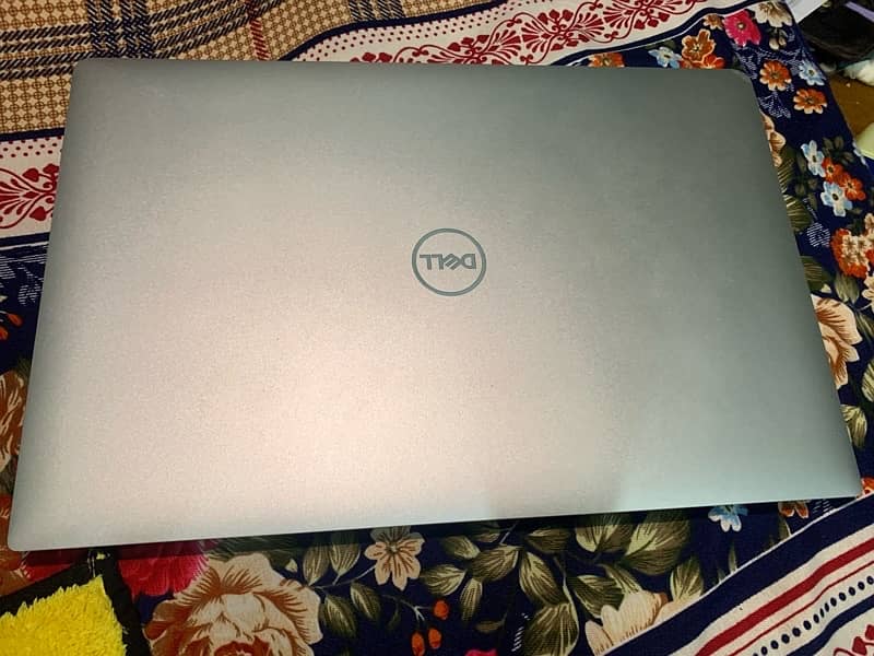 Dell laptop gaming laptop. 5