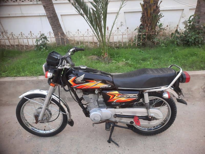 HONDA CG-125cc Model 2021 Karachi Number 1st Owner. 1