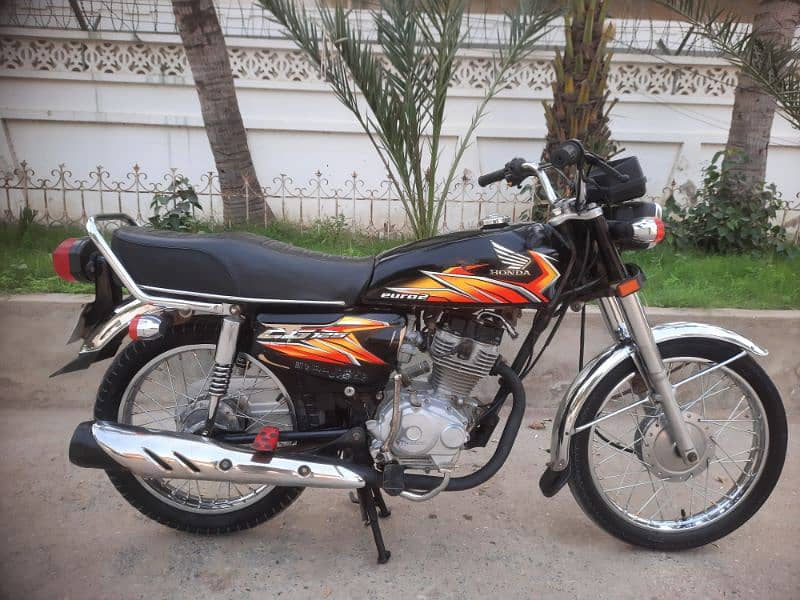 HONDA CG-125cc Model 2021 Karachi Number 1st Owner. 2