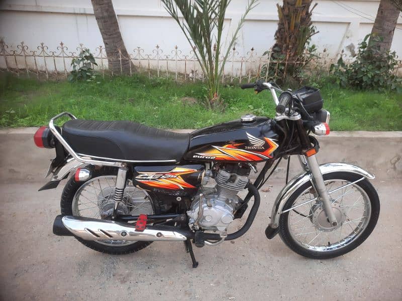 HONDA CG-125cc Model 2021 Karachi Number 1st Owner. 3