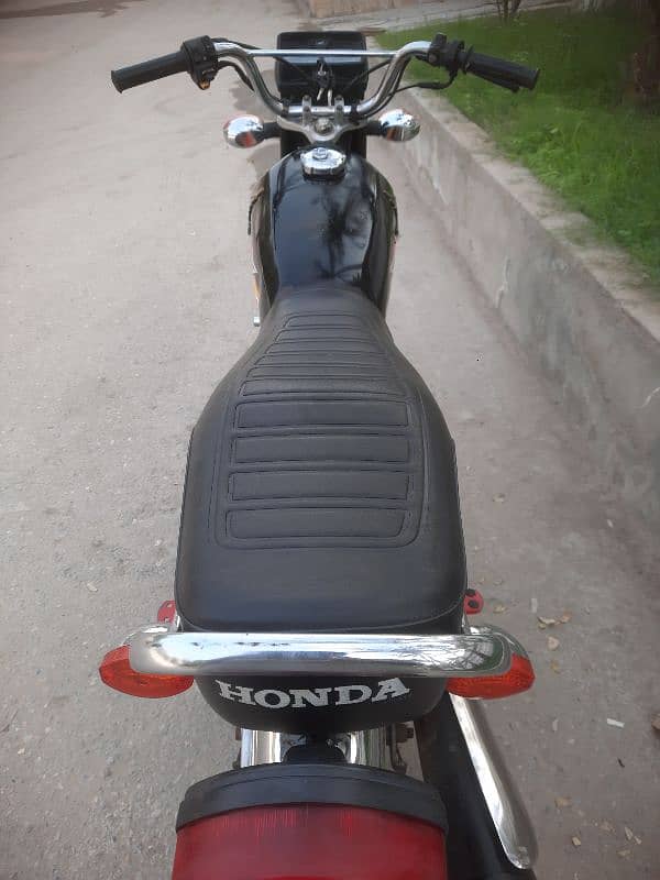 HONDA CG-125cc Model 2021 Karachi Number 1st Owner. 4