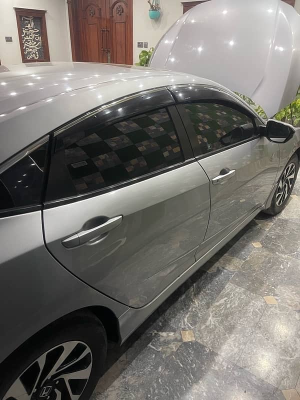 Honda Civic Oriel 2018 9