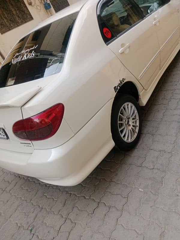 Toyota Corolla Altis 2005 4