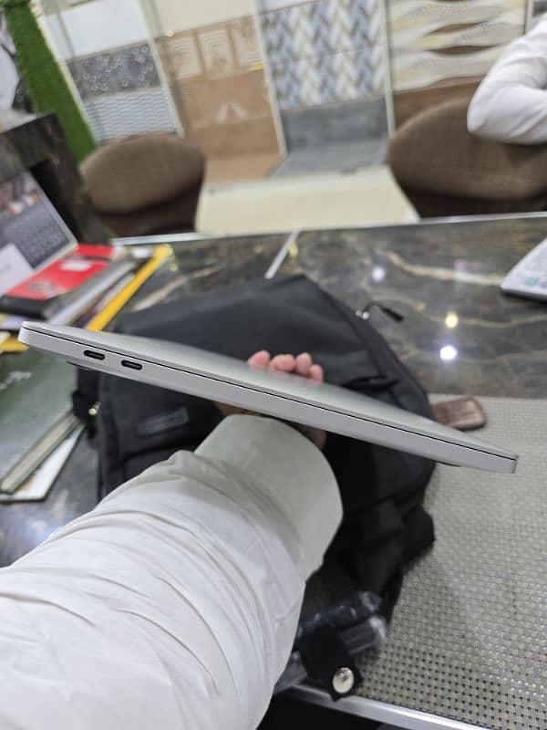 Apple Macbook Pro 2020 13 inch 4