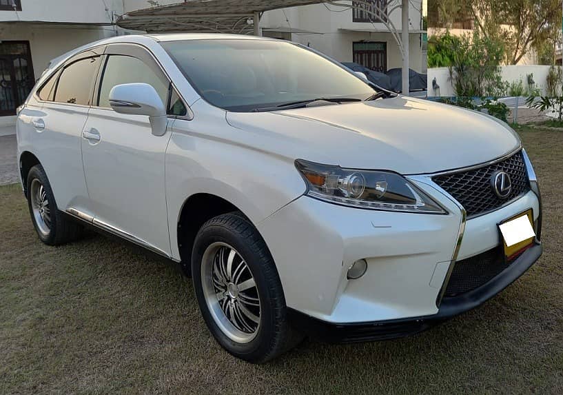 Lexus RX Series 2011 1