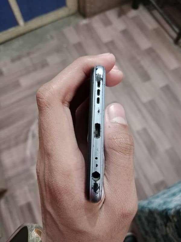 Vivo y12s 6