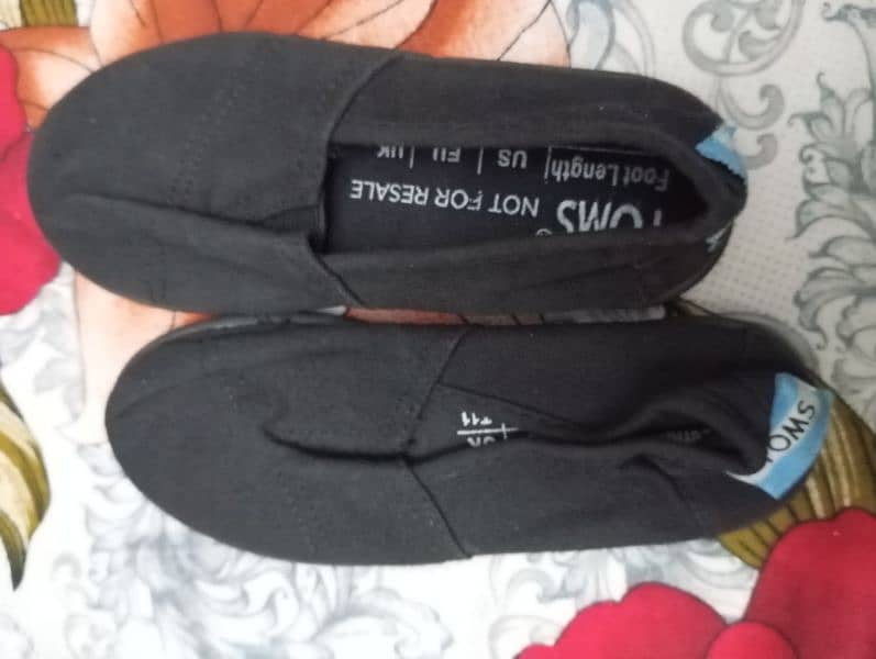 Original New TOMS Canvas Shoes read full add 2