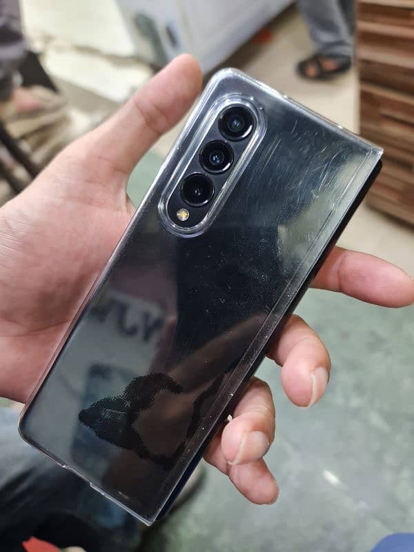 Samsung Fold 3 non pta inside play kharab hai baki OK hai 1