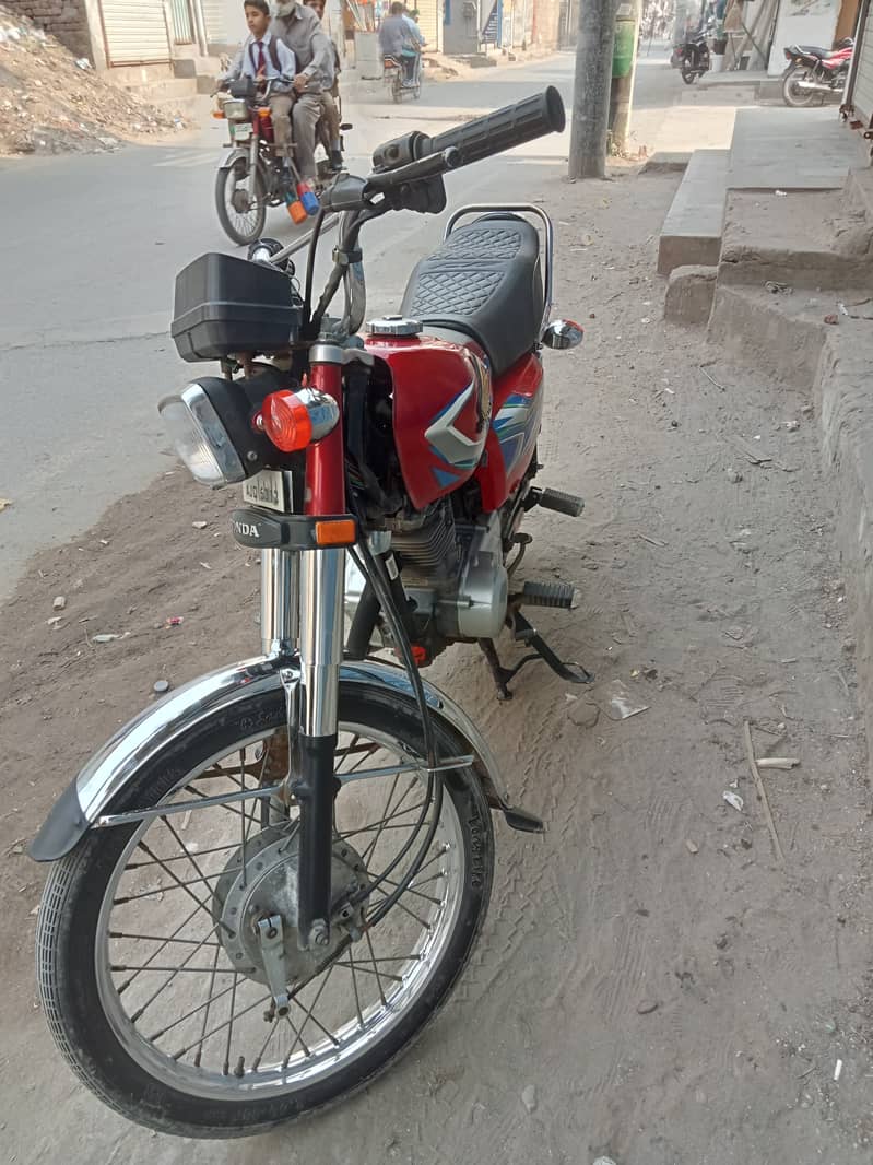 Honda 125 2022 model 03236938875 4