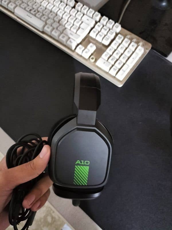 Astro A10 Gaming Headset 0