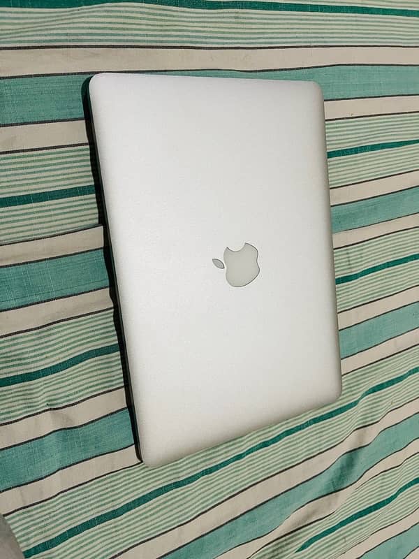 Mac bBook Pro i5 0