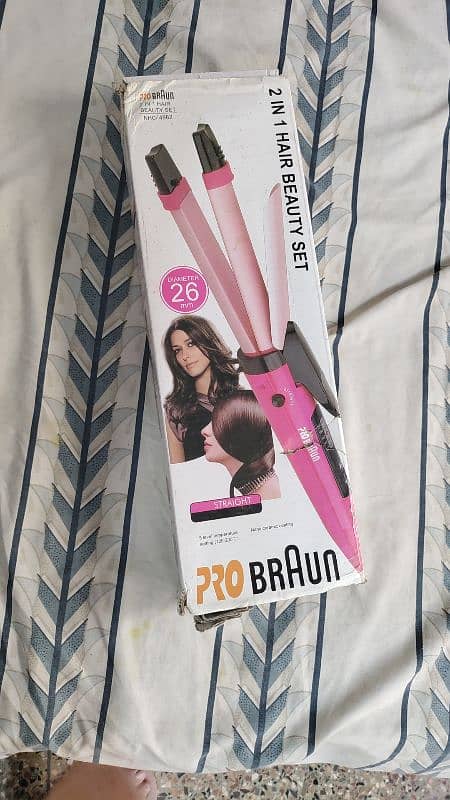 Braun straightener and hand bag 4