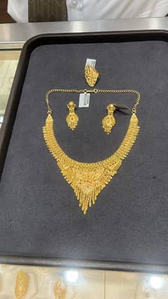 Dubai Malabar Gold Set - 22karat - 2.4 Tola