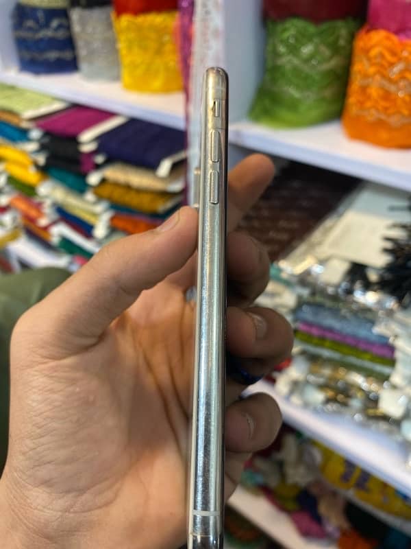 iphone xs 64 Gb pta Official Approve 4