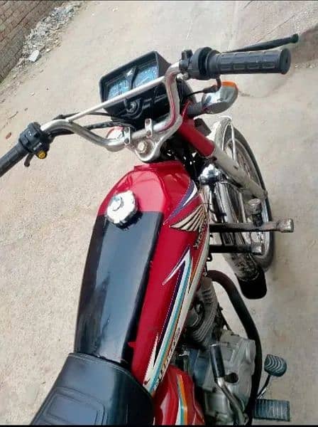 honda 125 copy letr ok hai chska prty door hi rhin jis bhai ne leni 3