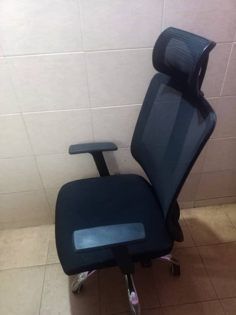 Executive Rotating Adjustable Mesh Office Chair 1