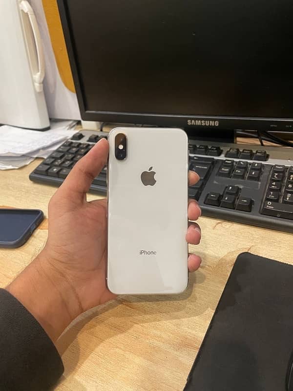 Iphone x non pta factory unlocked 64gb sim is continuously working 0