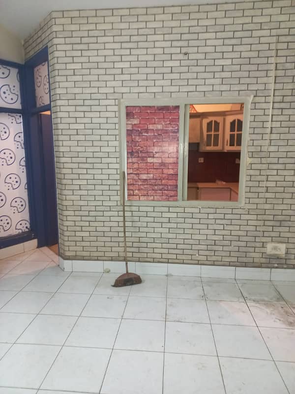 Vip flat for rent chaklala scheme 3 commercial market 4