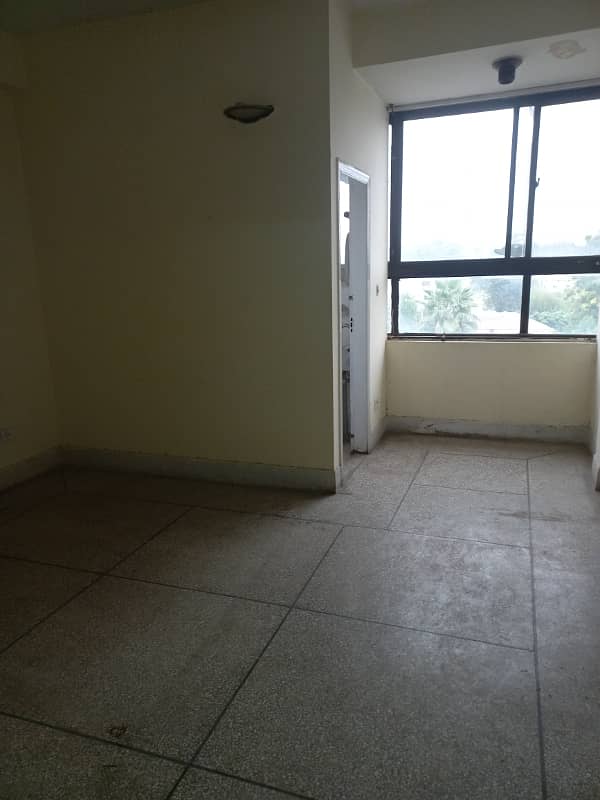 Vip flat for rent chaklala scheme 3 commercial market 6