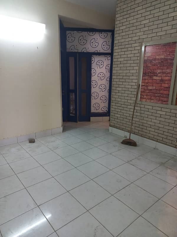 Vip flat for rent chaklala scheme 3 commercial market 7